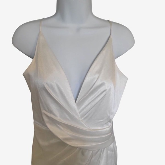 Aidan By Aidan Mattox Surplice  Neckline Slit Gown- US 4 - Picture 4 of 7